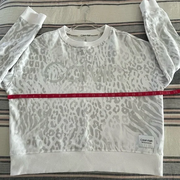 CALVIN KLEIN performance | Med | LIKE NEW! - Picture 7 of 11